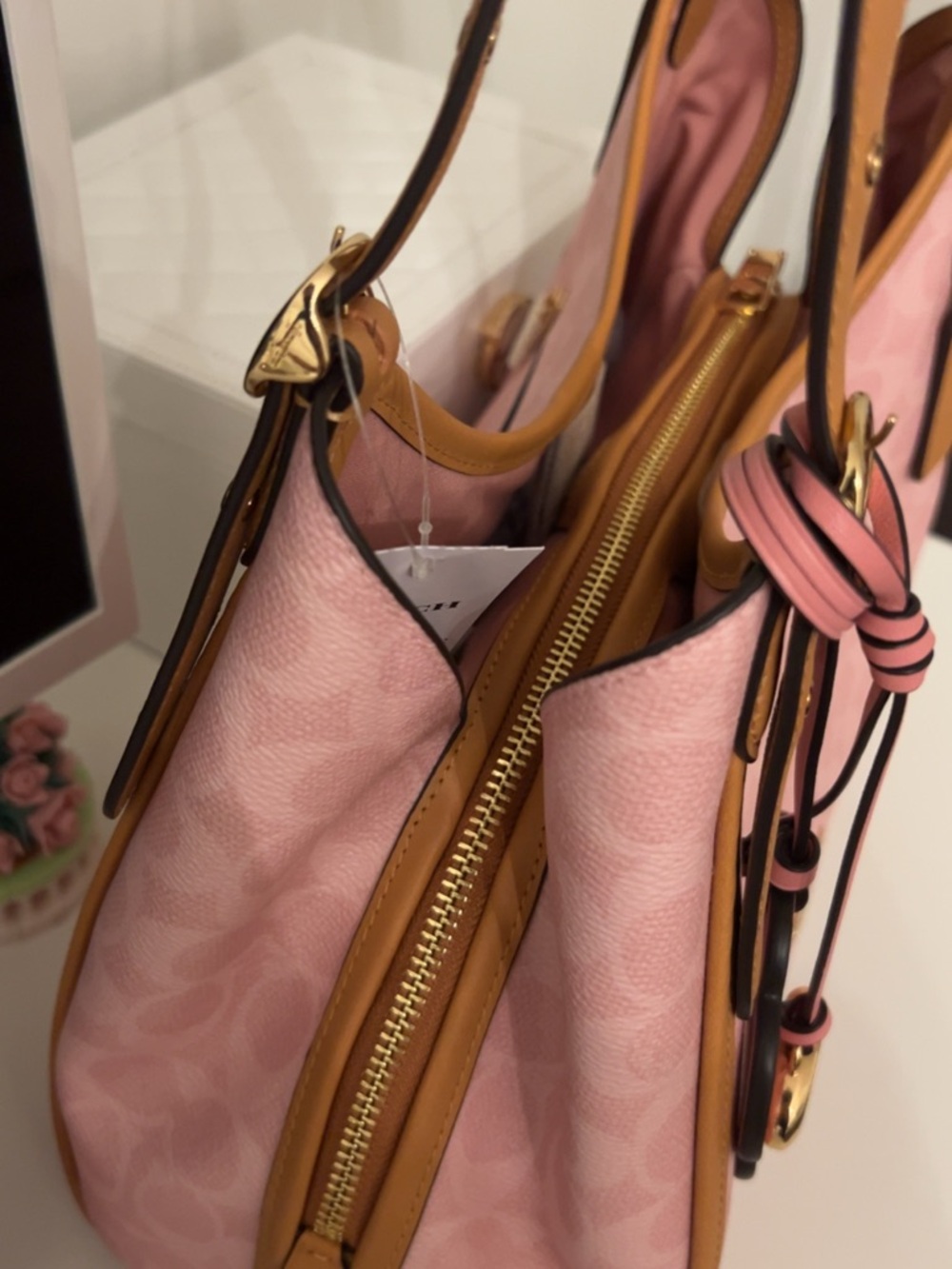 Coach Erin - Powder Pink - Picture 3 of 6